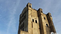 Башни, лифты на улице и старинные крепости: чем удивляют улицы Челябинска