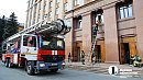 Пожарные машины у ЮУрГУ: спасатели показали, как ликвидируют катастрофу повышенного уровня сложности