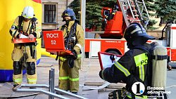 Пожарные машины у ЮУрГУ: спасатели показали, как ликвидируют катастрофу повышенного уровня сложности