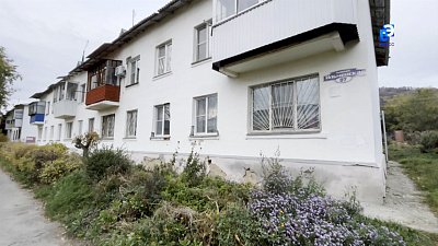 Жители дома по улице Ильменской пожаловались на разрушающийся дом