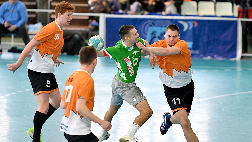 Гандбольный клуб «Динамо-Сунгуль» вырвал победу у «Каустика» в Суперлиге
