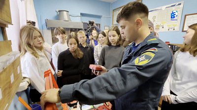 Миасская молодежь знакомится с работой МЧС