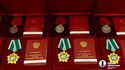 Алексей Текслер вручил награды южноуральцам