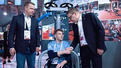 Алексей Текслер посетил международный форум «Россия — спортивная держава»