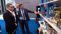 Алексей Текслер посетил международный форум «Россия — спортивная держава»