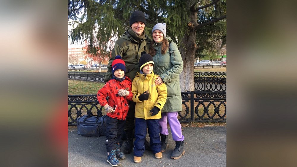 Отец для сына — идеал. Как живет семья участника СВО в Челябинской области