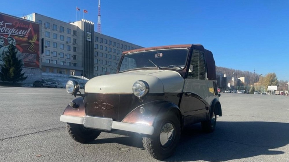 Златоустовец восстановил легендарный автомобиль-мотоколяску из комедии Гайдая