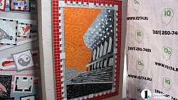 «На века»: в центре Челябинска проблемную арку украсили мозаичным панно