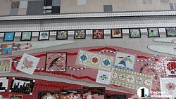 «На века»: в центре Челябинска проблемную арку украсили мозаичным панно