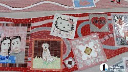 «На века»: в центре Челябинска проблемную арку украсили мозаичным панно