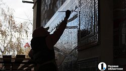 «На века»: в центре Челябинска проблемную арку украсили мозаичным панно