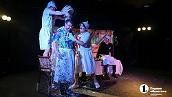 «Иди в баню»: дуэт NEBOLET представил новую постановку