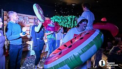 «Иди в баню»: дуэт NEBOLET представил новую постановку