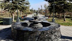 В магнитогорском парке установили скульптуру «Счастливые»