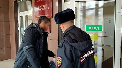 В Миассе иностранного гражданина выдворили за пределы РФ