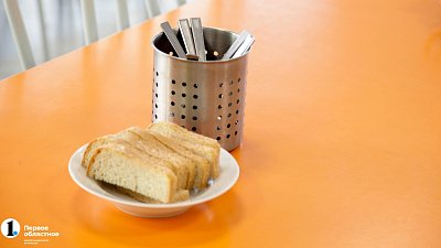 Личинки в столовой школы Троицка и правда были