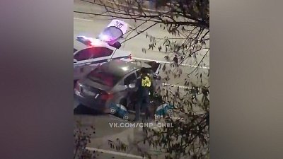 Два человека пострадали в аварии в Челябинске