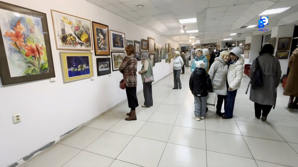 Осенняя выставка собирает миасских художников