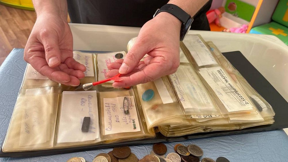 Челябинские врачи показали коллекцию предметов, которые достали из пациентов