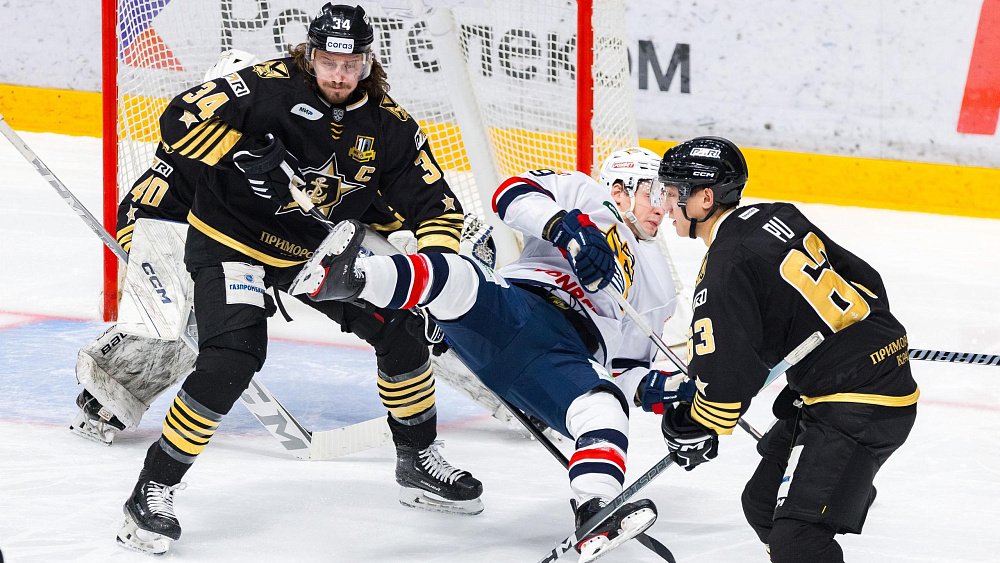 Экс-хоккеисты «Трактора» насолили «Металлургу» во Владивостоке