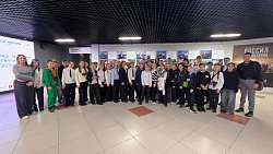 Юные журналисты из Челябинска научились рисовать светом на фотографиях