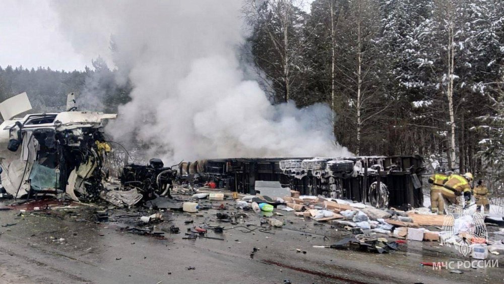 Два человека погибли в массовой аварии на М‑5 под Усть-Катавом