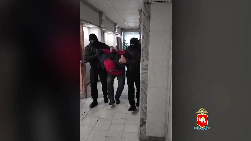 В Челябинске задержали иностранца с крупной партией героина