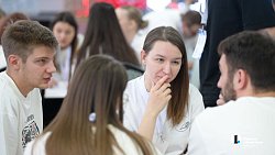 Финалисты премии «Двигай Че» обсудили свои инициативы с экспертами на выездной сессии