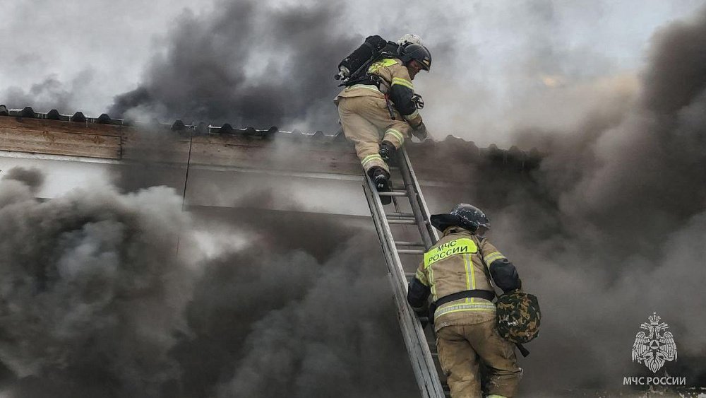 Пожар охватил птицефабрику «Равис» под Челябинском