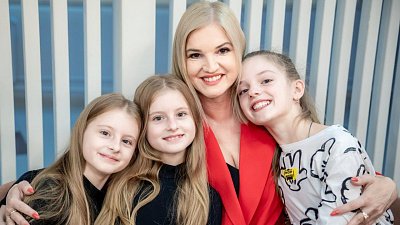 «Попросили детей у Матронушки»: челябинка рассказала, как стала мамой тройняшек