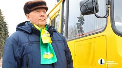 Дорога в школу станет проще: города и районы Челябинской области получили 49 школьных автобусов