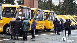 Дорога в школу станет проще: города и районы Челябинской области получили 49 школьных автобусов