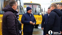 Дорога в школу станет проще: города и районы Челябинской области получили 49 школьных автобусов