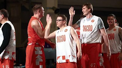 Алексей Текслер принял участие в дружеском матче по баскетболу 3×3