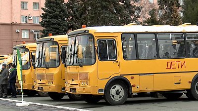 Школы Челябинской области получили 49 школьных автобусов
