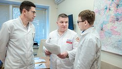 Горбольница Златоуста получила новую технику для замены хрусталика при катаракте