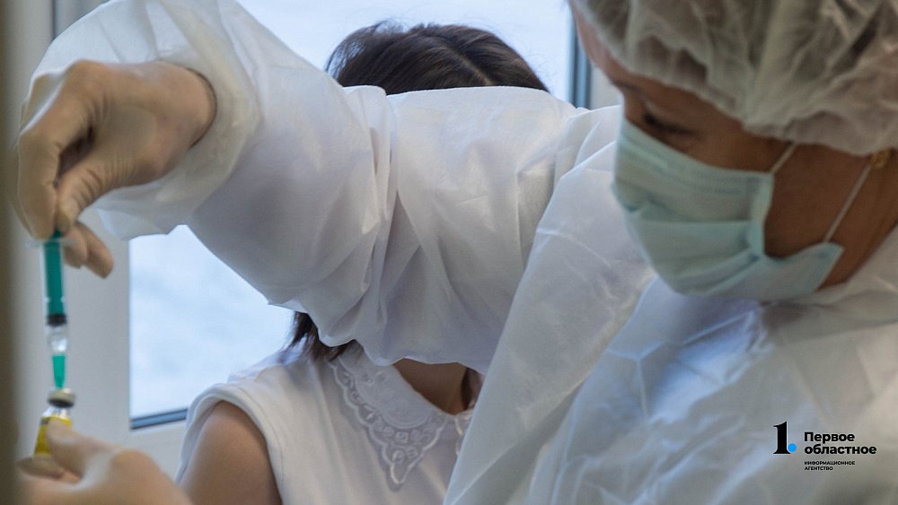 В школах Челябинска началась вакцинация подростков от ВПЧ