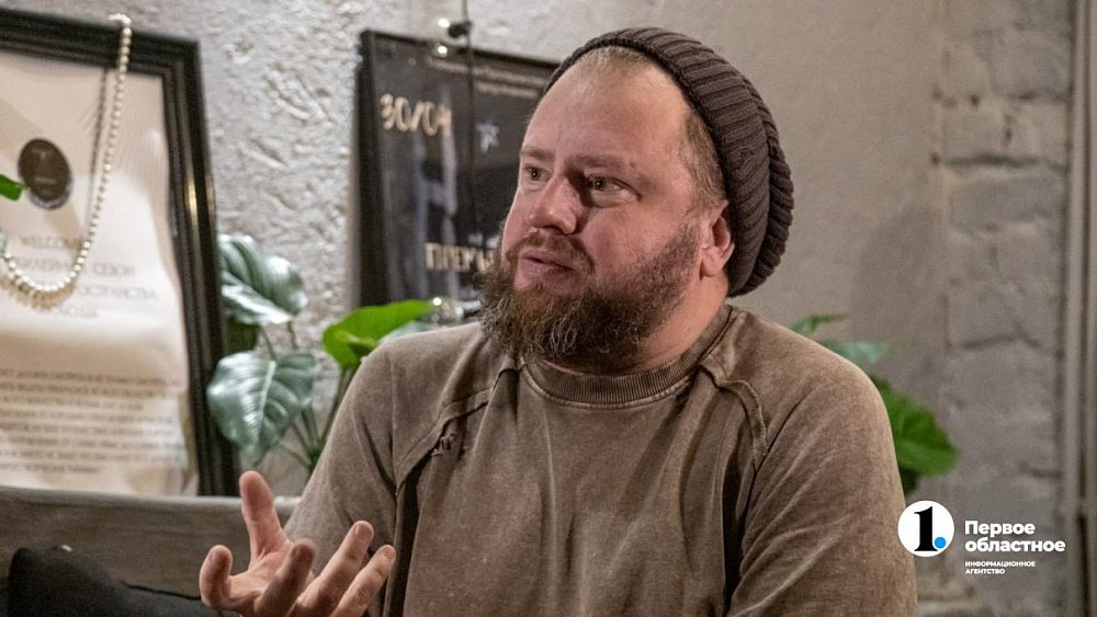 «Самое важное — привести человека к внутренней свободе»: челябинский режиссер про театральные студии и желание людей выйти на сцену