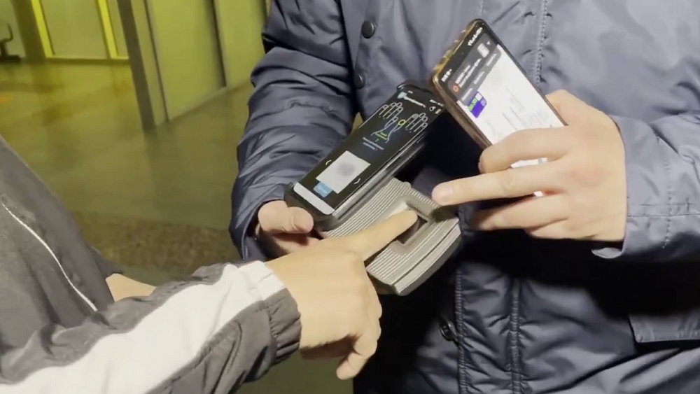 Более 200 иностранцев проверили силовики в аэропорту Челябинска