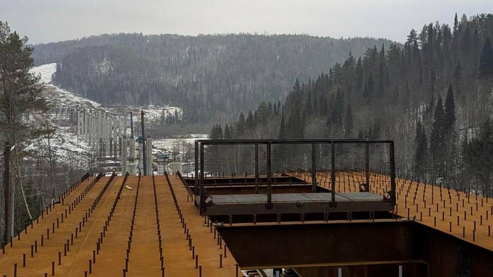Строительство эстакады через реку Сим в Челябинской области идет полным ходом