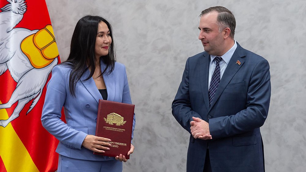 Олег Гербер наградил сотрудников медиахолдинга «Первый областной»