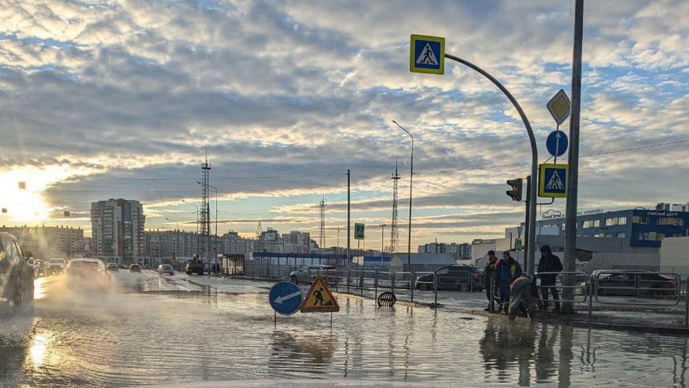 Авария на канализационном коллекторе вызвала разлив на северо‑западе Челябинска