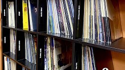 Молодежь Челябинска возрождает моду на виниловые пластинки