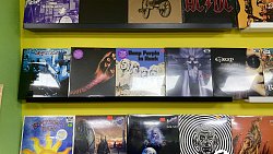 Молодежь Челябинска возрождает моду на виниловые пластинки