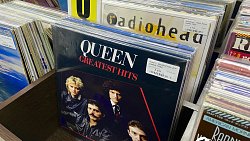 Молодежь Челябинска возрождает моду на виниловые пластинки