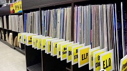 Молодежь Челябинска возрождает моду на виниловые пластинки