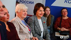 В Челябинске с Днем матери поздравили мам погибших бойцов СВО