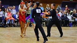 «Дочки ушли, а я остался» — 60‑летний челябинец покоряет жюри в бальных танцах