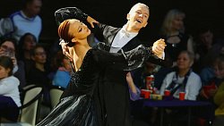 «Дочки ушли, а я остался» — 60‑летний челябинец покоряет жюри в бальных танцах