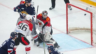 Хоккейный клуб «Металлург» в скучном матче проиграл «Авангарду» в КХЛ